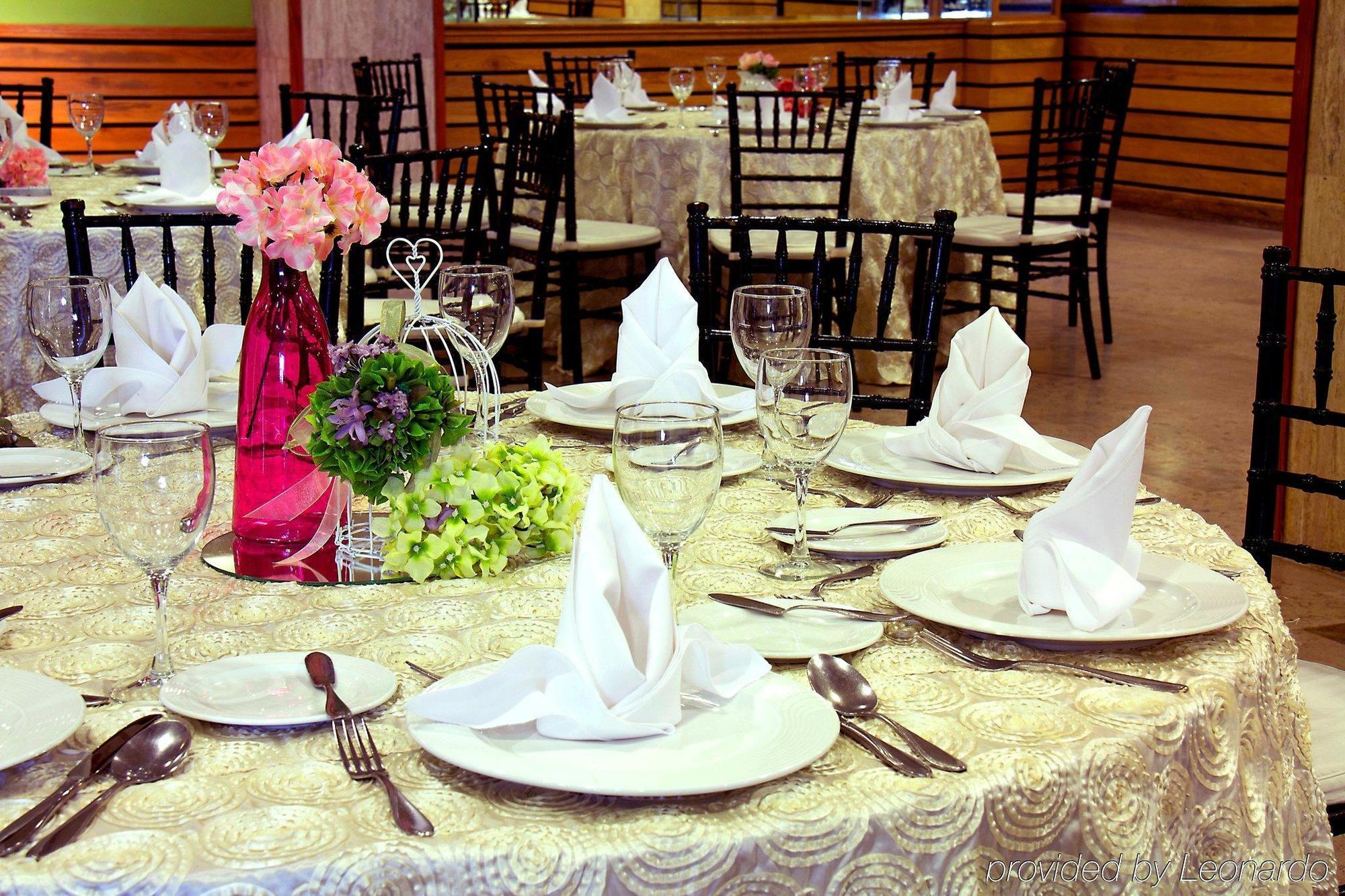 Travohotel Monterrey Historico מראה חיצוני תמונה